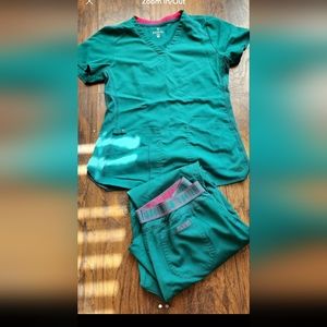 MEDCOTOUR SCRUB SET